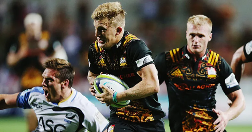 Damian McKenzie finishes off brilliant Chiefs team try in romp over ...