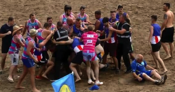 Police Called As Beach Touch Rugby Tournament Descends Into Boxing Match Rugbydump