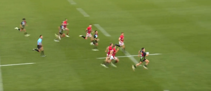Stunned fans are calling this man the fastest referee in rugby